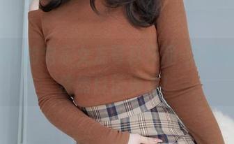 白银81的宅家女友写真作品-穿着睡衣，依然自信满满！