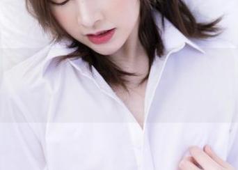 高清写真里的白露Bululu，圣诞快乐与冷风并存