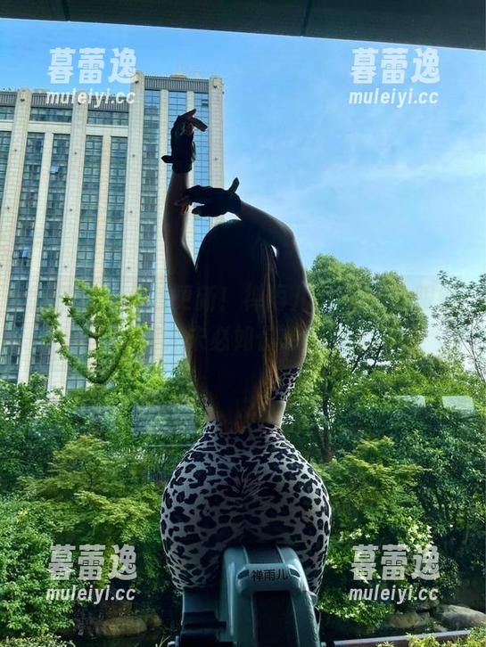 微密圈 - 必看更新！禅雨儿Lynne的眼镜写真，眼光未必如你想得那么清晰