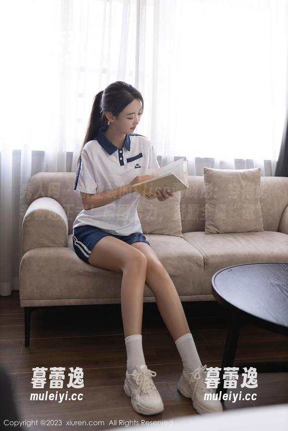 秀人网 - 职业装的Elise谭晓彤：穿得比老板还正式！原图给力，资源全靠“谭”力！