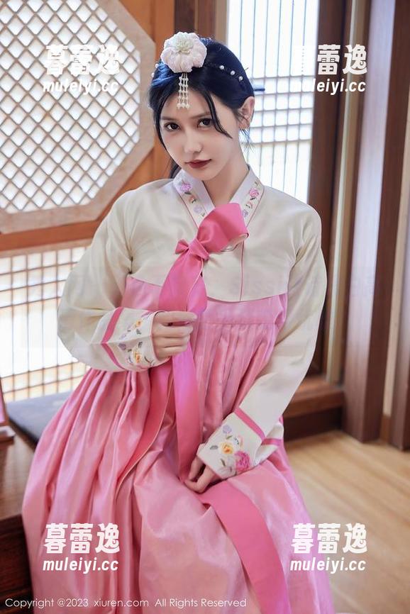 秀人网 - 无色不寂寞，Sissi诗诗黑白高清作品集，如何把平淡变得优雅？
