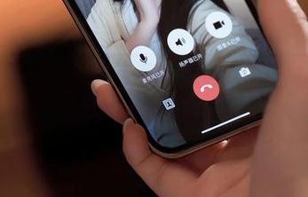 秀人网 – 你有没有看到优酱最新自拍套图，那脸上复杂的表情？
