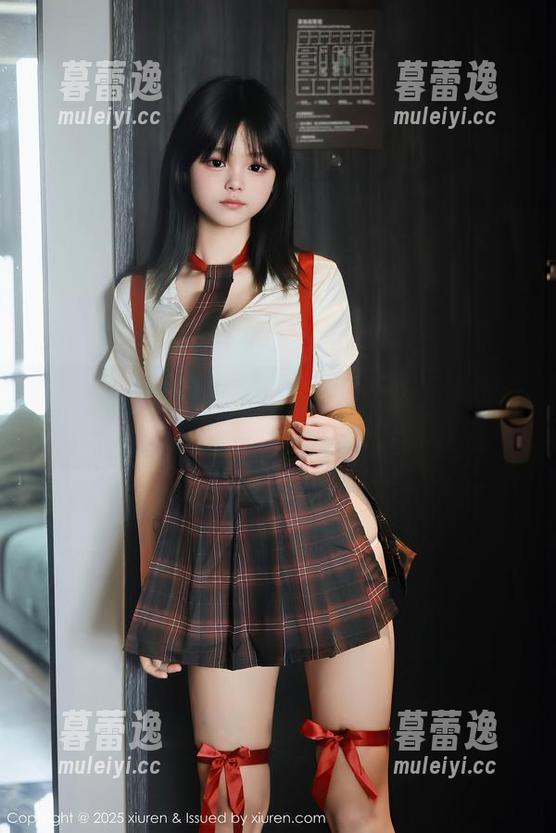 秀人网 - 她的作品集：周周不吃香菜的秘书更新就像等停不下来的潮水