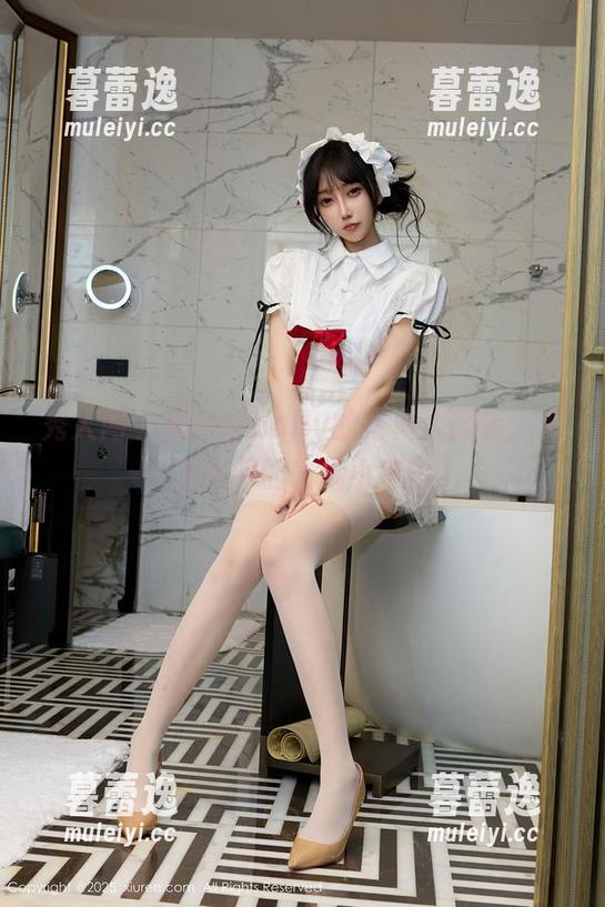 秀人网 - 周慕汐baby的写真大翻转：无圣光下的瑜伽小宇宙