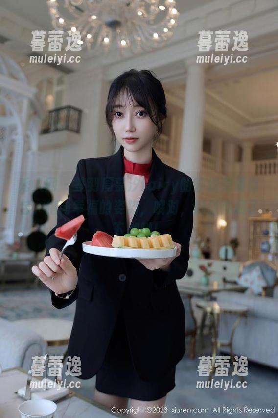 秀人网 - 签到周慕汐fairy的瑜伽免费图包，指向幸福的姿势，哦对，顺便伸展了下懒脚！