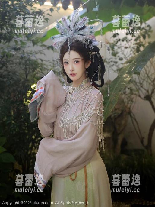 秀人网 - 小芭乐的毛衣写真：你不会相信这个毛衣背后还有个段子等待你去发现！