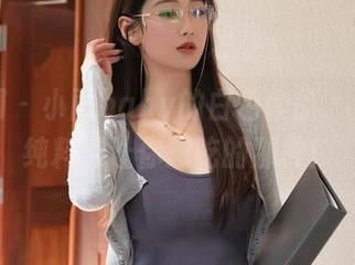 秀人网 – 小雨baby的白色作品，资源：纯粹到让你想吃的那种！