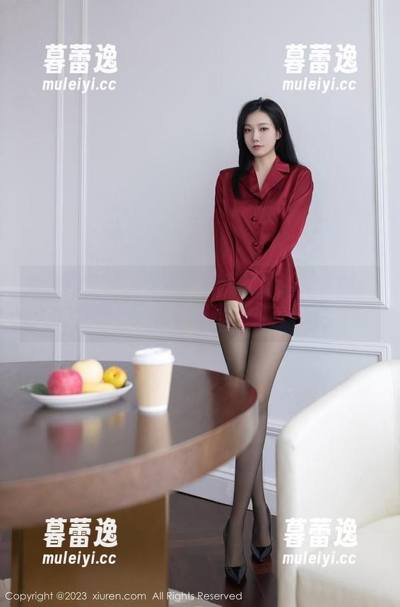 秀人网 - 图片记录了赵万灵的裸足定制：就这样，轻松溜进我的视线。