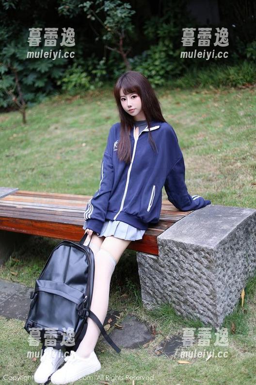 秀人网 - 棉袜里的软软roro：一部写真集精选，硬是要让你觉得袜子也会撒娇