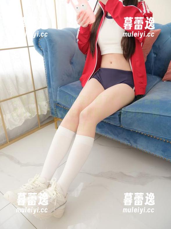紧急企划 - 一成不变？错了！龙崎聆音给我们带来了新鲜的女仆图片，原图也一锅端过来！