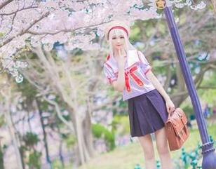 羽天shine带来的蕾姆花嫁cos，图片让我想象不出超现实的存在