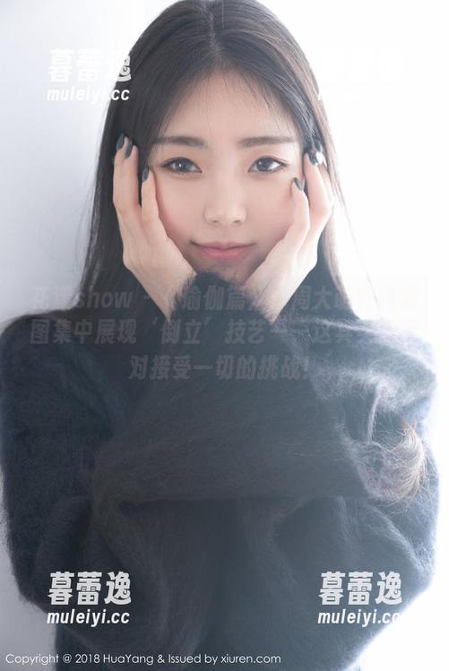 花漾show - 《瑜伽篇》：周大萌在高清图集中展现‘倒立’技艺——这其实是我对接受一切的挑战！