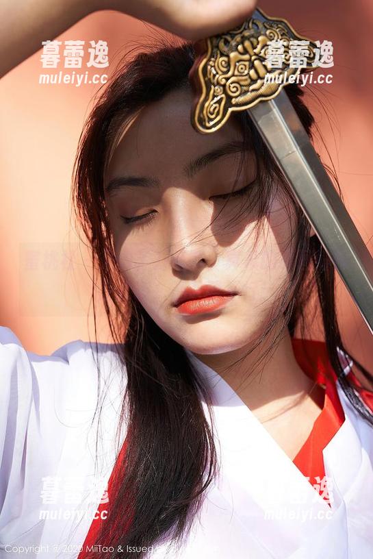 蜜桃社 - 又到了万圣节，真希的原图好像在说话，不下载不行！