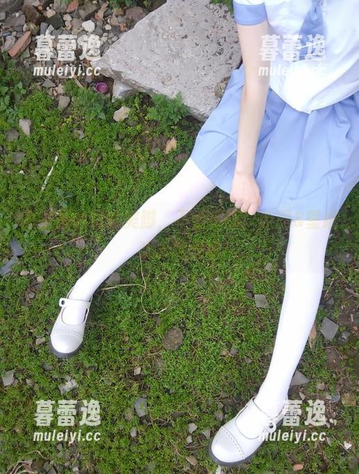 西尔酱和她的美脚，不看后悔！原图&壁纸欢乐随便拿
