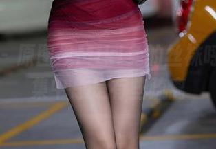 语画界 – 原图里Miki兔的丝袜呼唤，图集中总是有些疏离