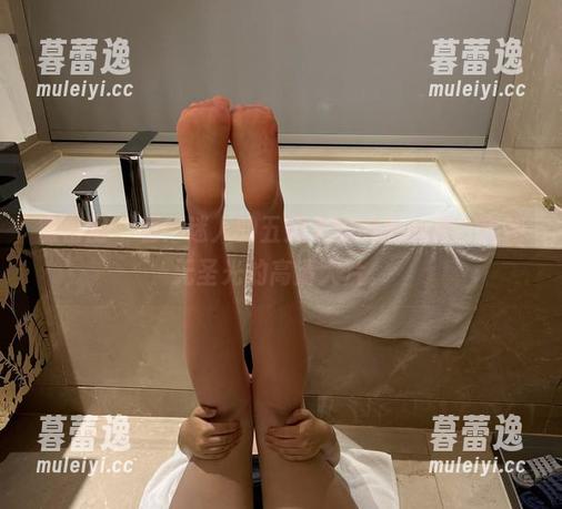 迷人的五姨太 微密圈 - 看!迷人的五姨太的肉丝心动,宛如无圣光的高清大片。