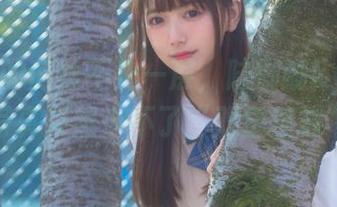 照片里的肉丝不止一层，陆卿卿kyokyo的写真果然少不了“双重撩拨”。