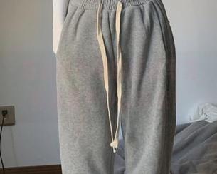 微密圈 – 陈佩奇与她的红裙写真，网盘里竟藏着不少小花絮！