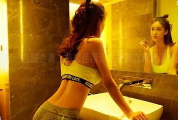 青豆客 – 礼服合集，施忆佳用这些衣服在跟我说什么？