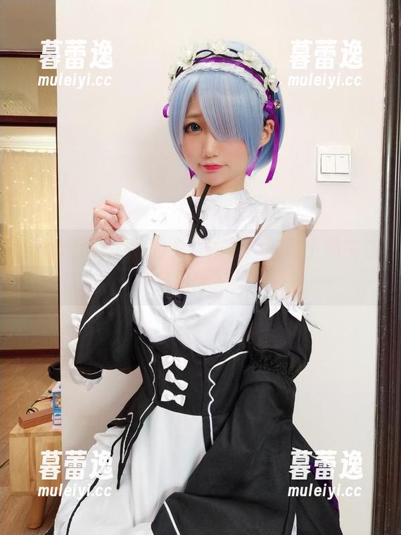 魔物喵nigisa的免费图册：究竟小奶牛在自拍啥？！