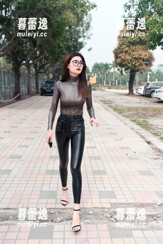 魔镜街拍-楼楼 魔镜街拍 - 楼楼的白色连衣裙,不愧为美图界的明星,放大招的免费更新!
